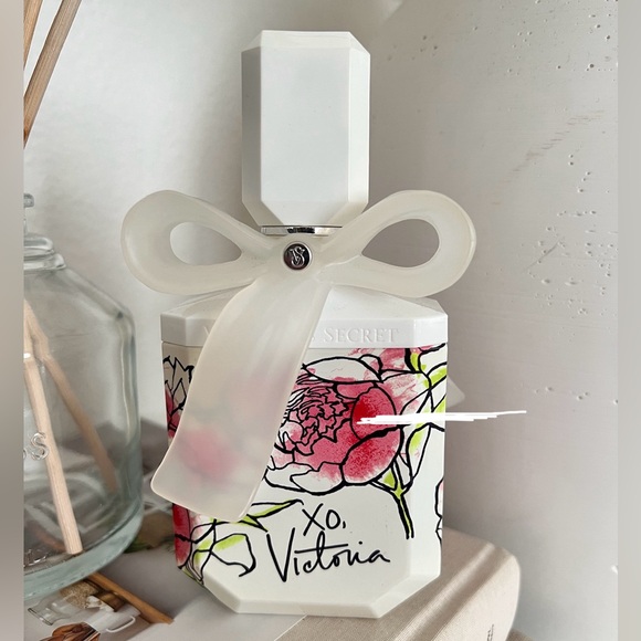 Victoria's Secret Xo Victoria EDP 3.4 fl oz - Picture 4 of 4